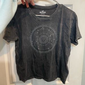 Hollister graphic tee